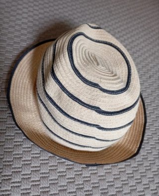 Conjunto bolso y sombrero de paja