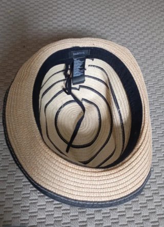 Conjunto bolso y sombrero de paja
