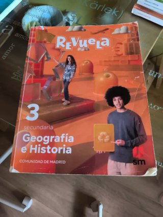 Geografía e historia 3 Secundaria : Revuela