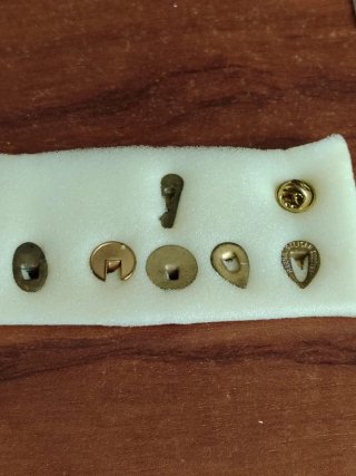 10 insignias antiguas de Radio