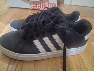 Zapatillas Adidas Gazelle Negras y Blancas