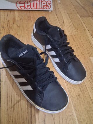 Zapatillas Adidas Gazelle Negras y Blancas