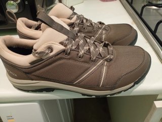 Zapatillas Quechua Marrones y Beige