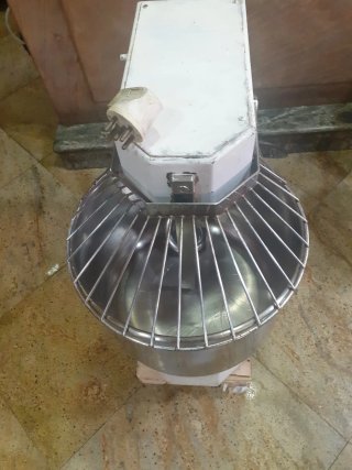 Horno de pizza y amasadora profesional