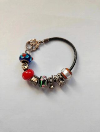 Pulsera estilo Pandora con abalorios