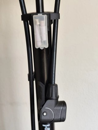 Inflador de bicicleta CRIVIT con manómetro