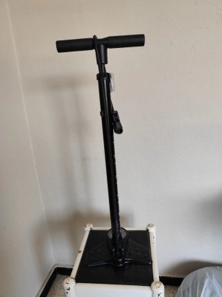 Inflador de bicicleta CRIVIT con manómetro