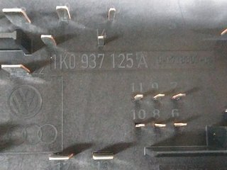 CAJA RELES / FUSIBLES VOLKSWAGEN GOLF V BERLINA (