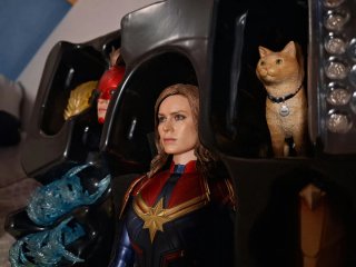 Hot Toys Capitana Marvel MMS522 1/6 Deluxe