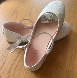 Bailarinas OKAA blancas de piel.