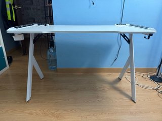 Mesa Gaming Blanca