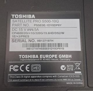 Portátil Toshiba 17 Rojo