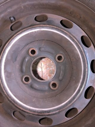 Rueda 4 tornillos R14 Michelin