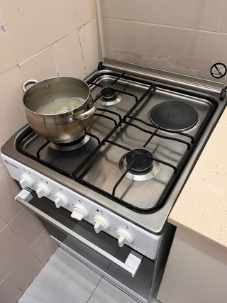 Cocina de gas Mirelles 4 fuegos