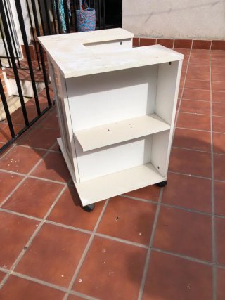 Mueble auxiliar de lavabo con ruedas y puerta