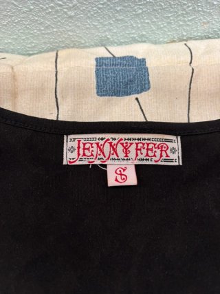 Vestido negro encaje Jennyfer mangas abullonadas