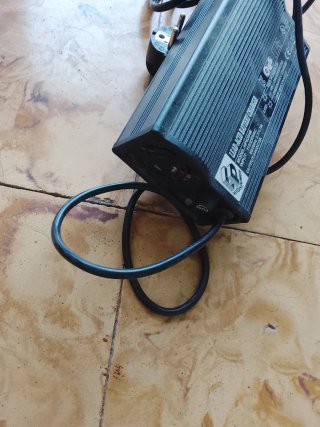 Cargador de silla de ruedas electrica