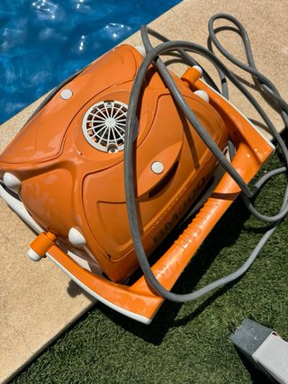 Robot Limpiafondos Aquabot Naranja