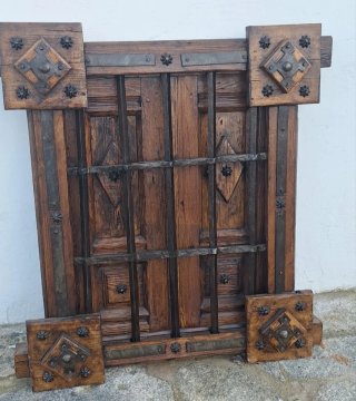 Reja de madera y forja rústica