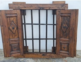 Reja de madera y forja rústica