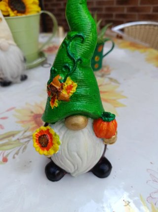 Gnomo de otoño decorativo