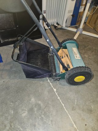 Cortacésped manual con bolsa