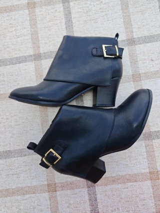 Botines negros de cuña