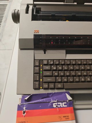 Máquina de escribir electrónica Imperial SE 310