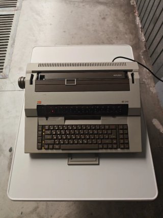 Máquina de escribir electrónica Imperial SE 310