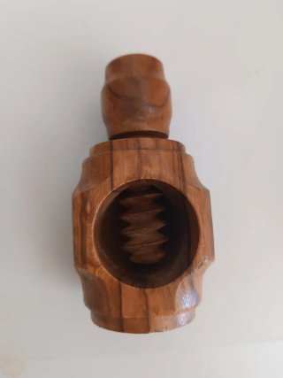 Cascanueces de madera