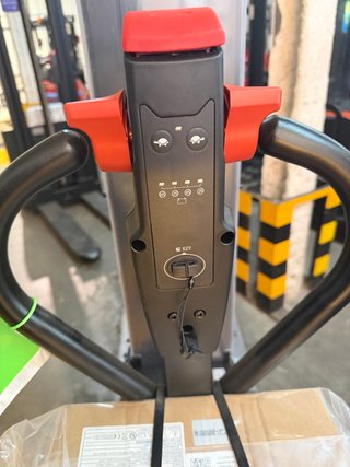 Apilador Transpaleta Eléctrico EP NOVEDAD