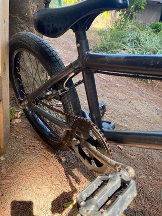Bicicleta BMX negra