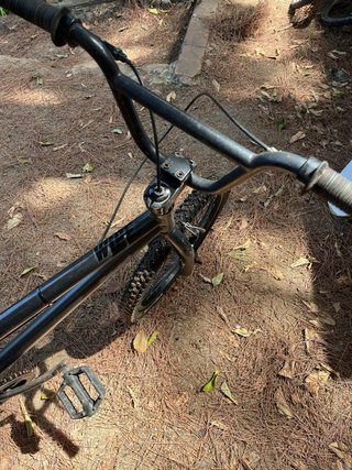 Bicicleta BMX negra