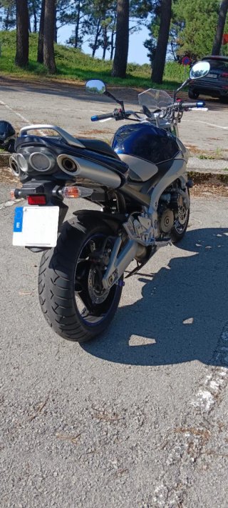 Suzuki 600 GSR Azul/Plata Naked