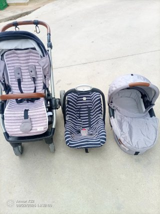 Cochecito Mutsy con capazo y silla de coche