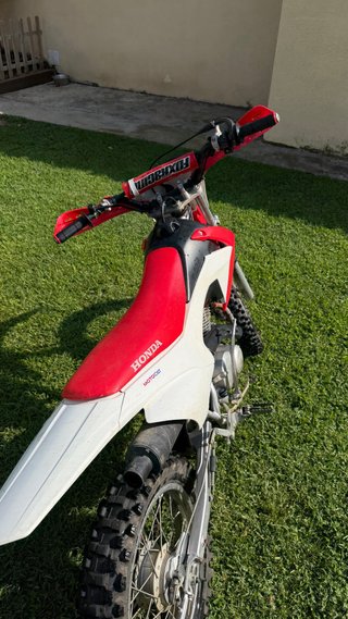 Honda CRF 125 Roja y Blanca