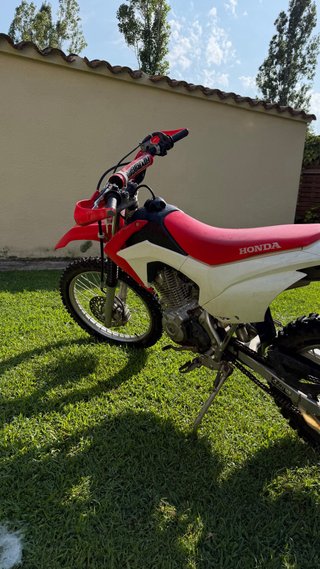 Honda CRF 125 Roja y Blanca