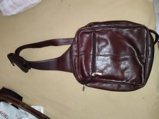 Bandolera de piel con bolsillo para móvil
