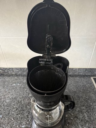 Cafetera con 130 filtros