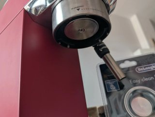 Cafetera DeLonghi Dedica Roja
