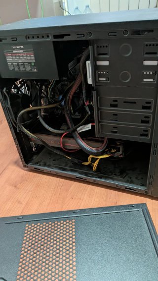 ESCUCHO OFERTAS PC i5 / 16GB RAM / RX 5700XT