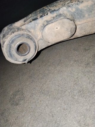 Brazo de suspensión 7M05014140
