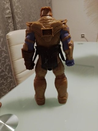 Figura Thanos Marvel