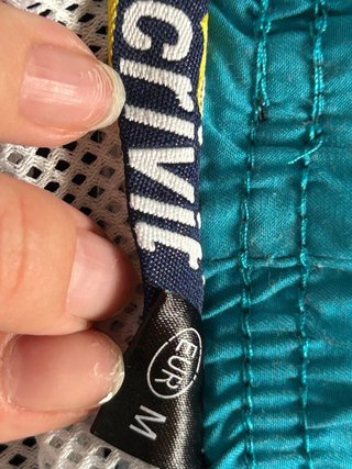 Conjunto CRIVIT: Camiseta Negra y Bañador Azul
