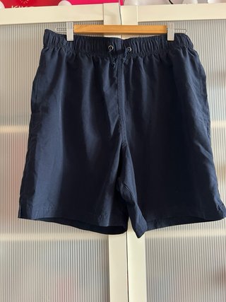 Conjunto CRIVIT: Camiseta Negra y Bañador Azul