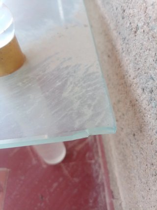 Mesa auxiliar cristal y acrílico