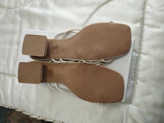 Sandalias destalonadas tiras beige