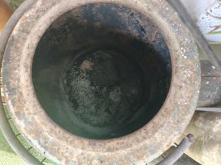 Chimenea metálica negra