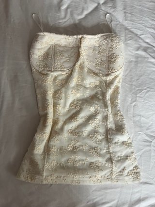 Top encaje floral Pull&Bear beige
