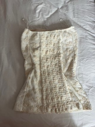 Top encaje floral Pull&Bear beige